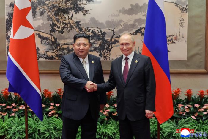 金正恩普京北京會晤細(xì)節(jié)披露金正恩和普京在北京的會晤細(xì)節(jié)并未公開披露。關(guān)于兩位領(lǐng)導(dǎo)人的會晤細(xì)節(jié)，建議您關(guān)注官方媒體的報道。