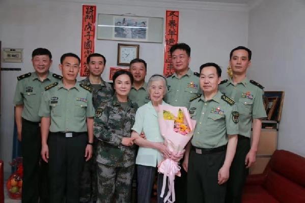 南部戰(zhàn)區(qū)深夜發(fā)聲南部戰(zhàn)區(qū)深夜發(fā)聲，揭示幕后真相，展現(xiàn)堅(jiān)定決心