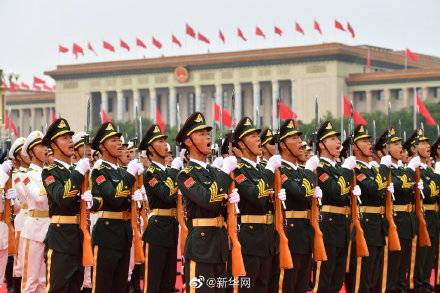 在抵達(dá)天安門(mén)前返航 他們一樣光榮在抵達(dá)天安門(mén)前返航，他們一樣光榮