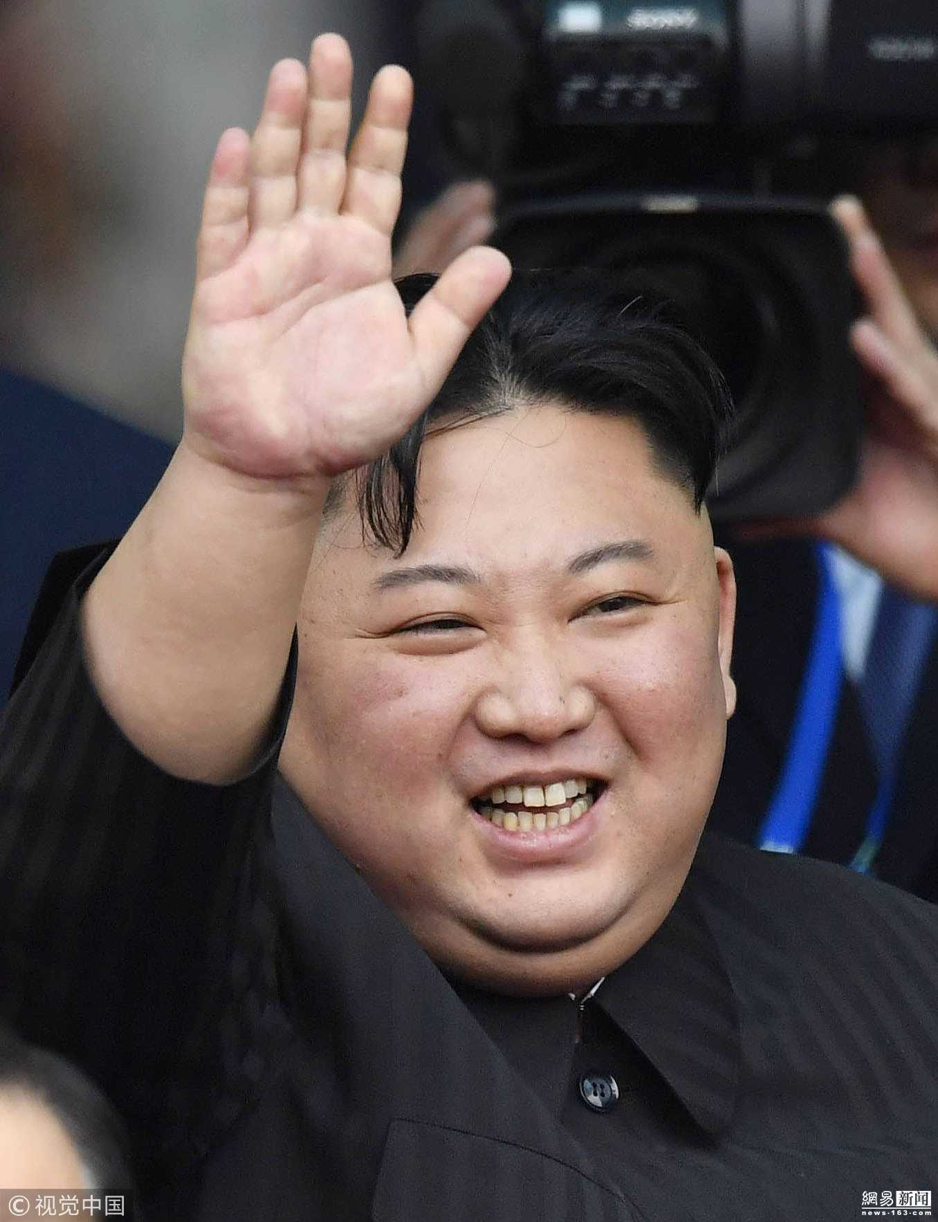 金正恩離京時(shí)長(zhǎng)時(shí)間揮手作別金正恩離京時(shí)長(zhǎng)時(shí)間揮手作別的感人瞬間與背后深意