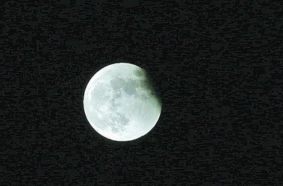 出現(xiàn)紅月的原因揭秘紅月現(xiàn)象的背后原因，天文奇觀背后的科學(xué)解釋