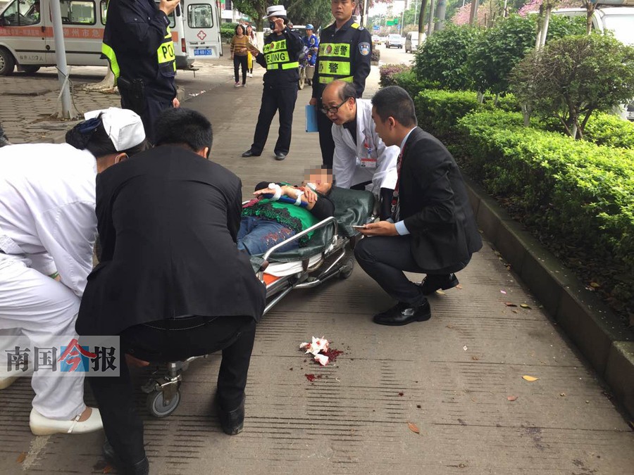 市民幫攔肇事逃逸者市民在遇到肇事逃逸者時，應(yīng)該采取以下行動