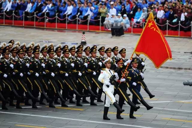 參加閱兵后光榮歸校參加閱兵后光榮歸校，一場(chǎng)榮耀與成長(zhǎng)的交織