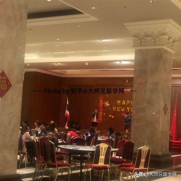 泰國新總理會開飛機還精通樂器泰國新總理，多才多藝的精英，會開飛機還精通樂器