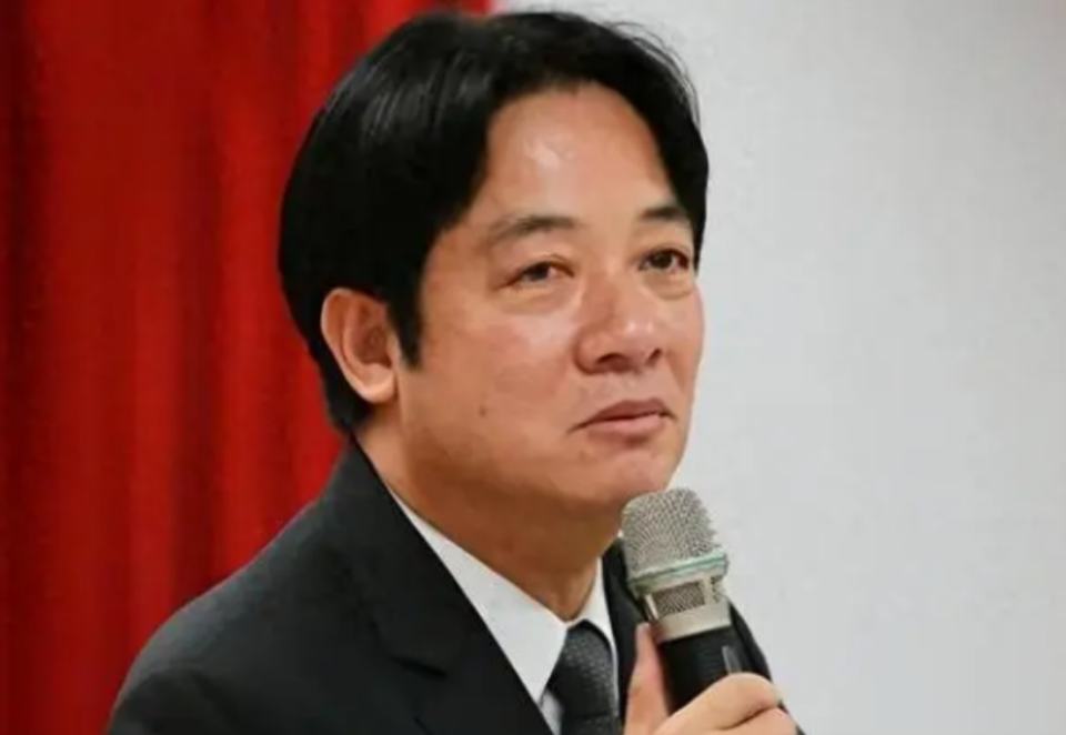 賴(lài)清德替日本侵略者擦脂抹粉被批無(wú)恥賴(lài)清德替日本侵略者擦脂抹粉，無(wú)恥行為的批判