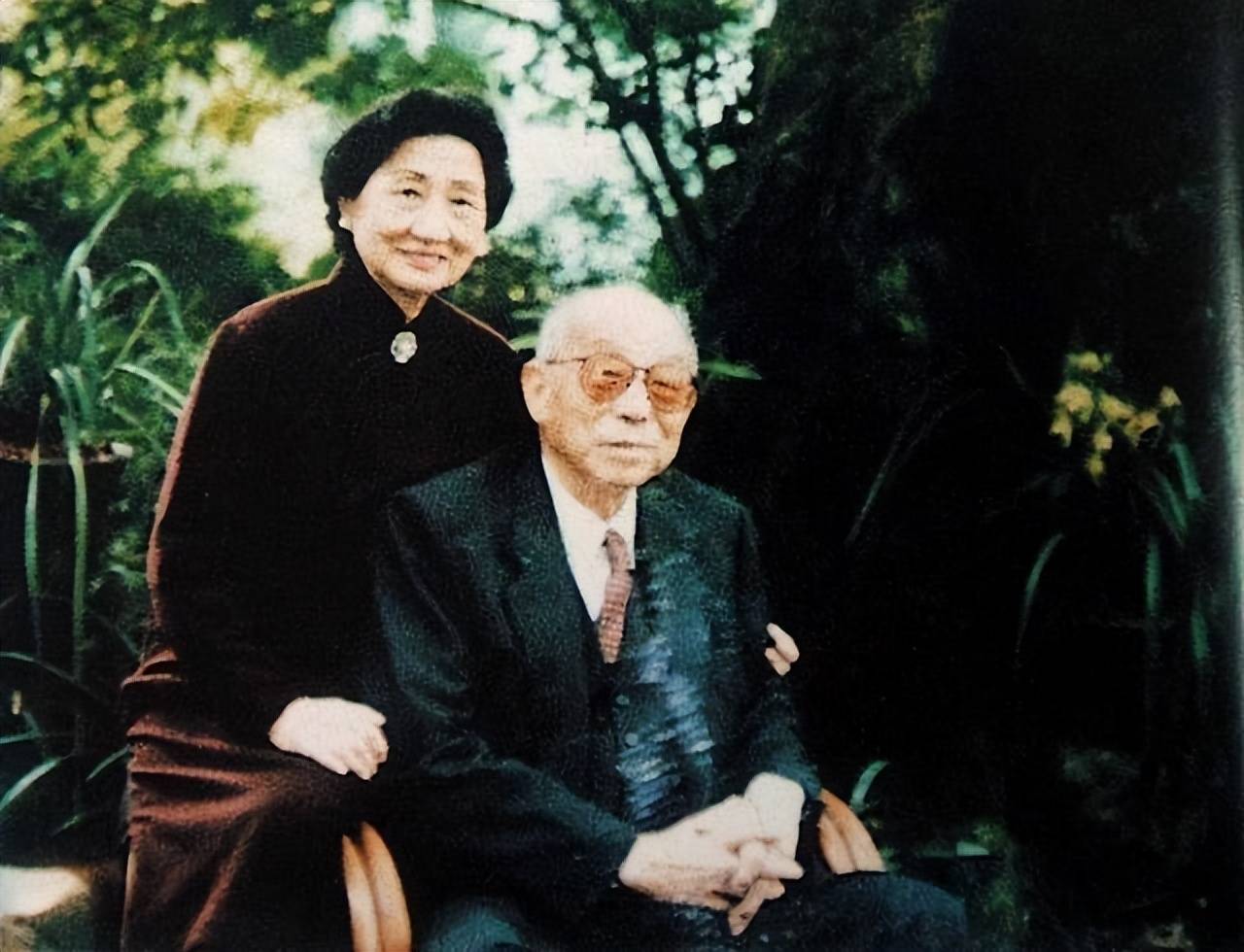 張學(xué)良長(zhǎng)孫：爺爺會(huì)為今日中國(guó)高興張學(xué)良長(zhǎng)孫談爺爺對(duì)今日中國(guó)的情感，一種跨越時(shí)空的驕傲與欣慰