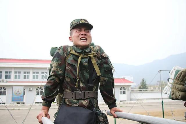 《無(wú)人智勝進(jìn)行曲》成官兵心中爆款無(wú)人智勝進(jìn)行曲成官兵心中爆款，音樂(lè)的力量與時(shí)代的共鳴