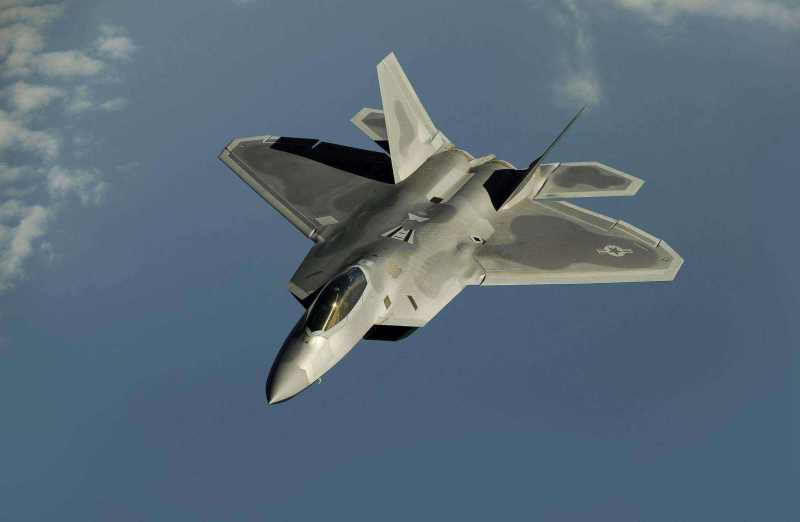 美國f-35戰(zhàn)斗機美國F-35戰(zhàn)斗機，性能卓越，引領未來空戰(zhàn)新篇章
