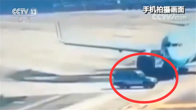 廈航飛機(jī)起飛滑行時急剎 旅客尖叫廈航飛機(jī)起飛滑行時的驚險瞬間，緊急剎車引發(fā)旅客尖叫