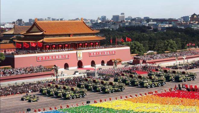 看一下閱兵關于閱兵，我可以為您提供一些相關信息。