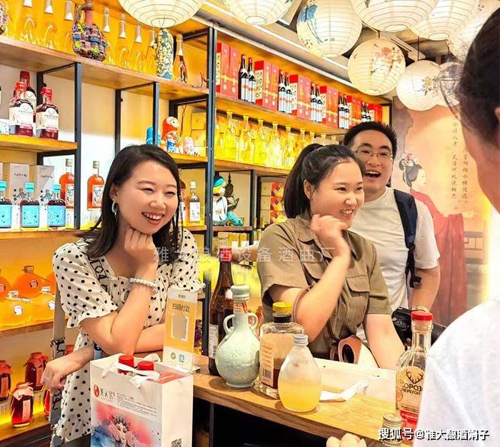 “小甜水”扎堆 酒企盯上了年輕人小甜水扎堆，酒企如何精準(zhǔn)瞄準(zhǔn)年輕人的市場潛力