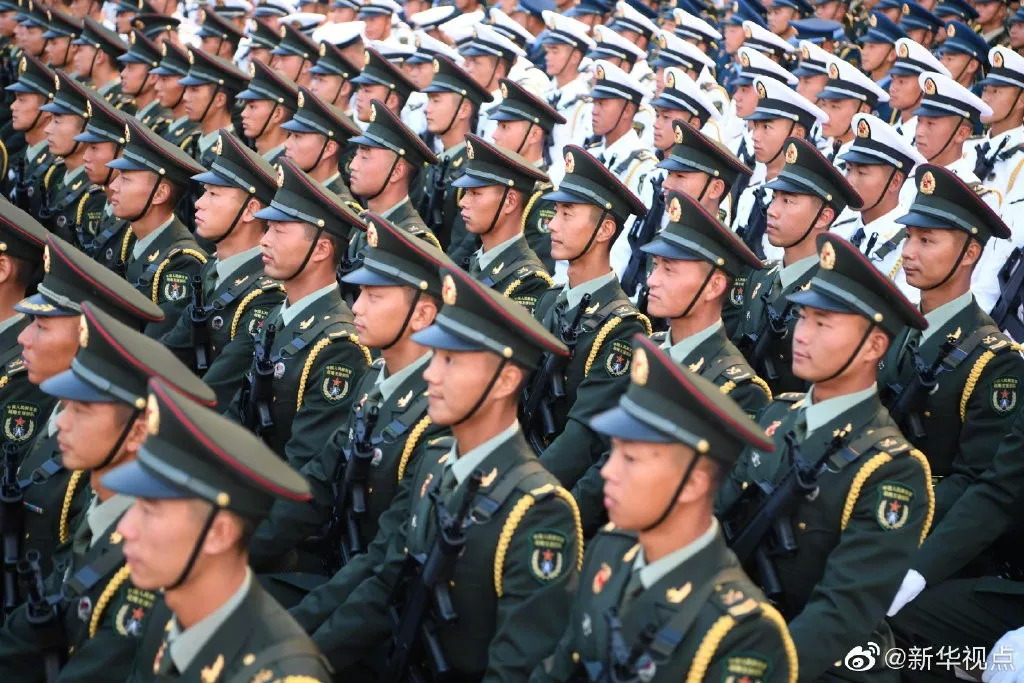 閱兵這些畫面首公開閱兵，這些首次公開的畫面，展現(xiàn)國家的榮耀與力量