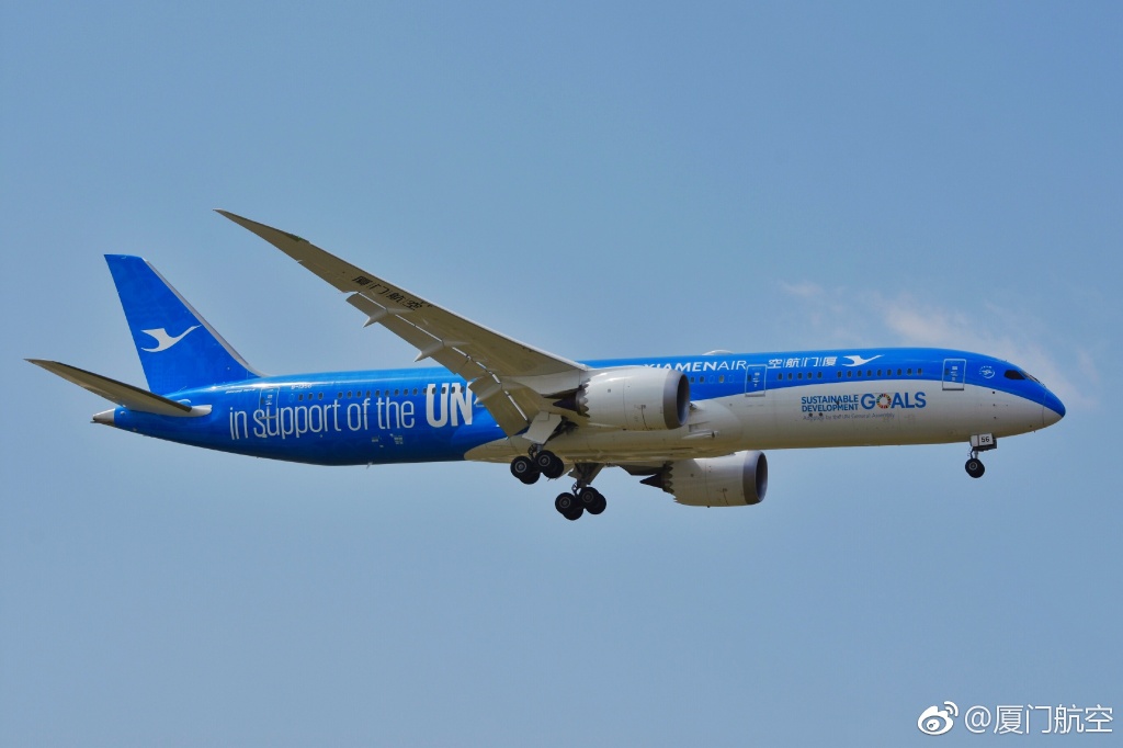 廈航飛機降落廈航飛機降落，一段令人期待的旅程結(jié)束