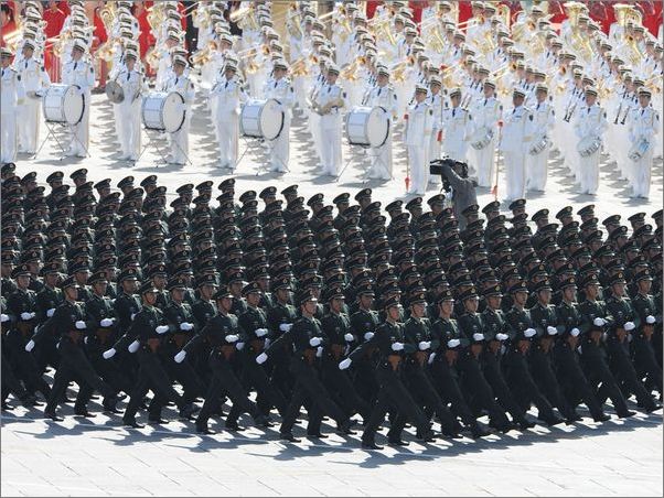 閱兵lz閱兵式上的精英力量——解讀閱兵LZ的獨(dú)特魅力