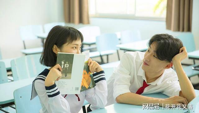 高中同學大學在一起小說高中同學大學在一起小說，青春重逢的奇妙緣分