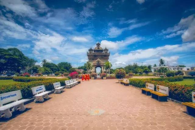 窮游7國(guó)僅花萬(wàn)元窮游7國(guó)僅花萬(wàn)元，低成本旅行攻略大揭秘！