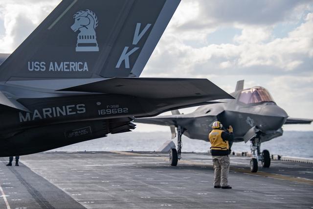 美國出動10架F35美國出動十架F-35，現(xiàn)代戰(zhàn)爭中的空中霸主展現(xiàn)驚人實(shí)力