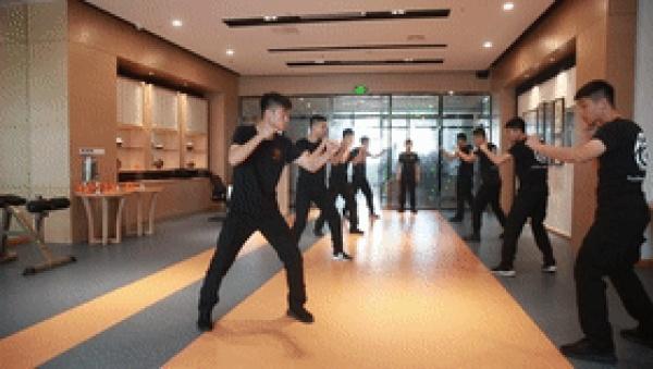乘客誤開飛機(jī)應(yīng)急艙門被判賠7萬乘客誤開飛機(jī)應(yīng)急艙門被判賠7萬，事件解析與反思