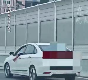 美國打美國？華盛頓芝加哥都怒了美國內(nèi)部紛爭加劇，華盛頓與芝加哥的怒火燃燒