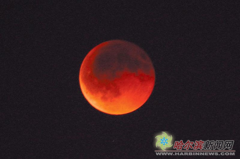 為何會(huì)出現(xiàn)\"紅月亮\"?專(zhuān)家分析紅月亮現(xiàn)象的出現(xiàn)是由于多種因素共同作用的結(jié)果。以下是專(zhuān)家對(duì)這一現(xiàn)象的分析