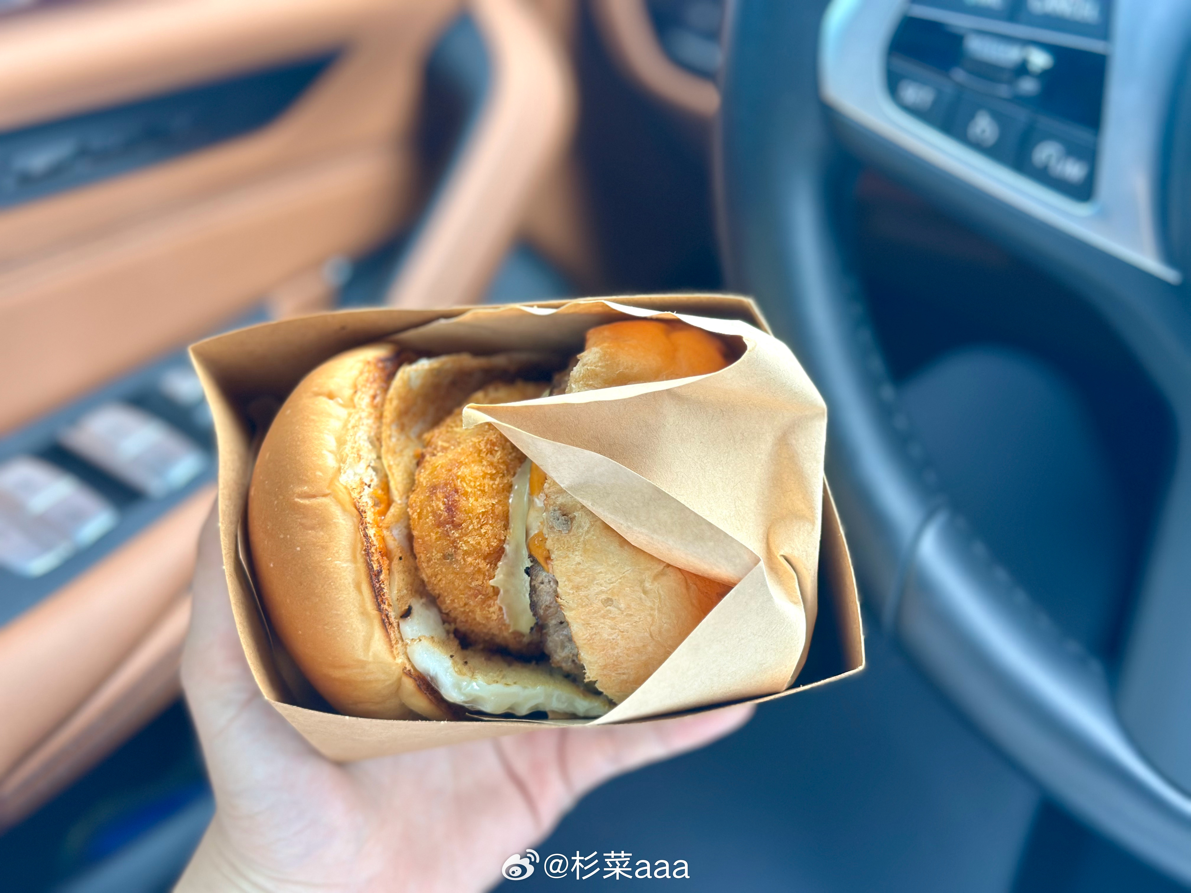 “竄稀”酸奶爆火竄稀酸奶爆火的原因可能有以下幾點(diǎn)