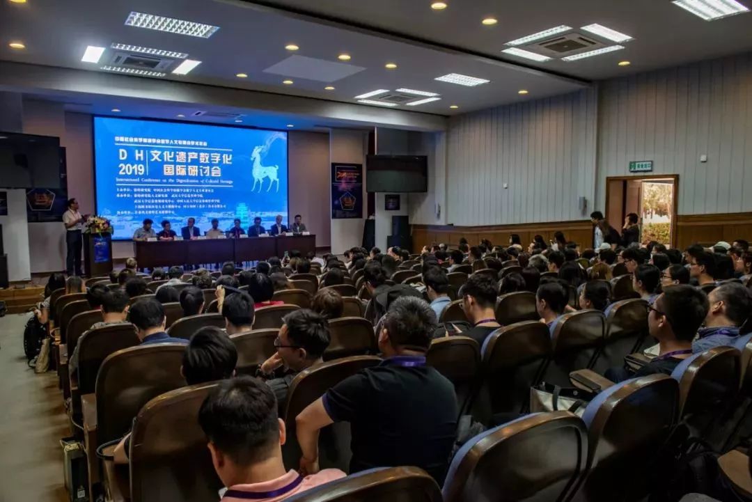 中國(guó)情報(bào)學(xué)年會(huì)暨情報(bào)學(xué)與情報(bào)工作發(fā)展論壇中國(guó)情報(bào)學(xué)年會(huì)暨情報(bào)學(xué)與情報(bào)工作發(fā)展論壇是國(guó)內(nèi)情報(bào)學(xué)領(lǐng)域的重要學(xué)術(shù)會(huì)議之一，旨在推動(dòng)情報(bào)學(xué)領(lǐng)域的研究與實(shí)踐，促進(jìn)情報(bào)學(xué)與相關(guān)學(xué)科的交流與合作。