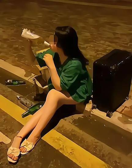 凈網(wǎng)：2人擺拍女子嫁外國(guó)貧民窟被罰凈網(wǎng)行動(dòng)，女子嫁外國(guó)貧民窟擺拍事件背后的反思與教訓(xùn)
