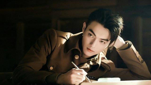 許凱 2許凱是一位中國男演員，關(guān)于他的信息如下