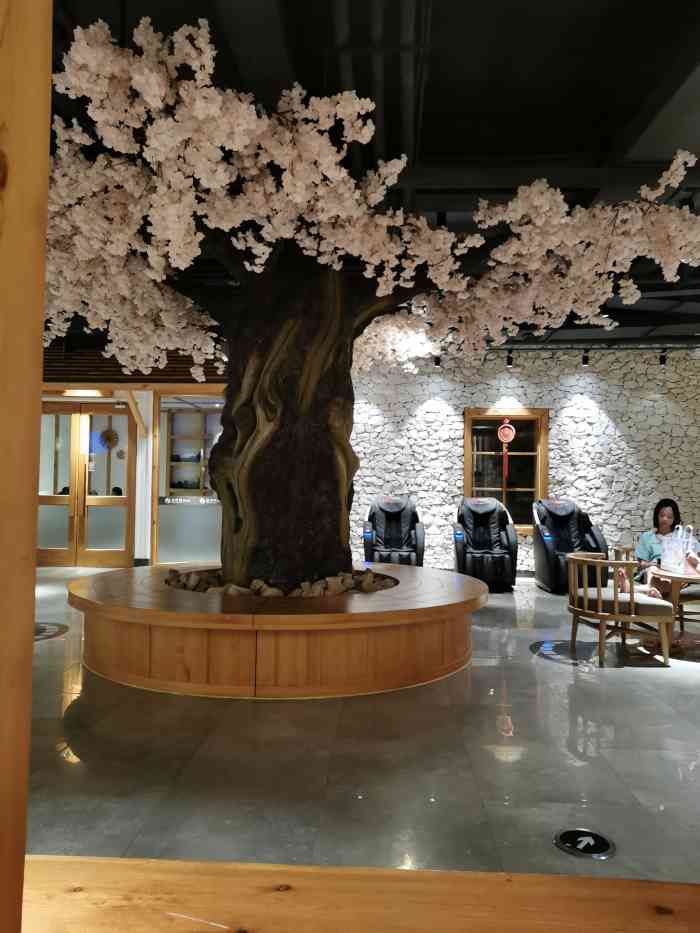 沈陽(yáng)沐瀧泉洗浴陽(yáng)光店沈陽(yáng)沐瀧泉洗浴陽(yáng)光店，體驗(yàn)高端洗浴文化的魅力