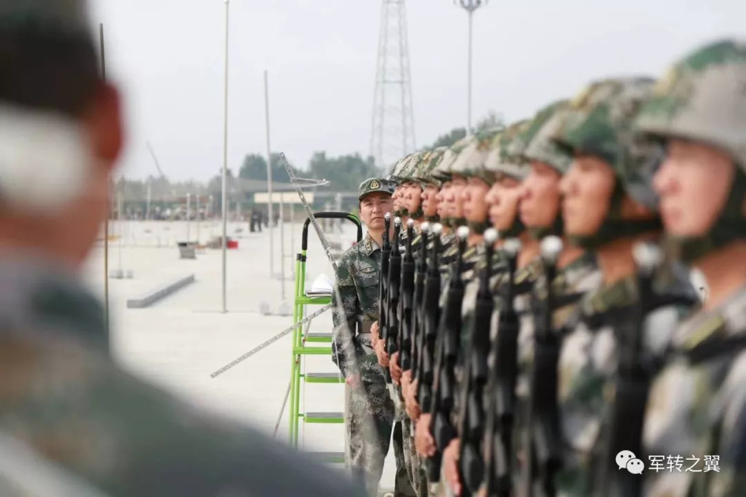 美退役上校盤點(diǎn)九三閱兵武器美退役上校眼中的九三閱兵武器盤點(diǎn)