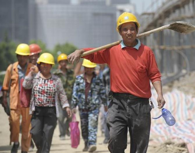 描寫(xiě)建筑工人的文章他們是城市的雕刻師——建筑工人