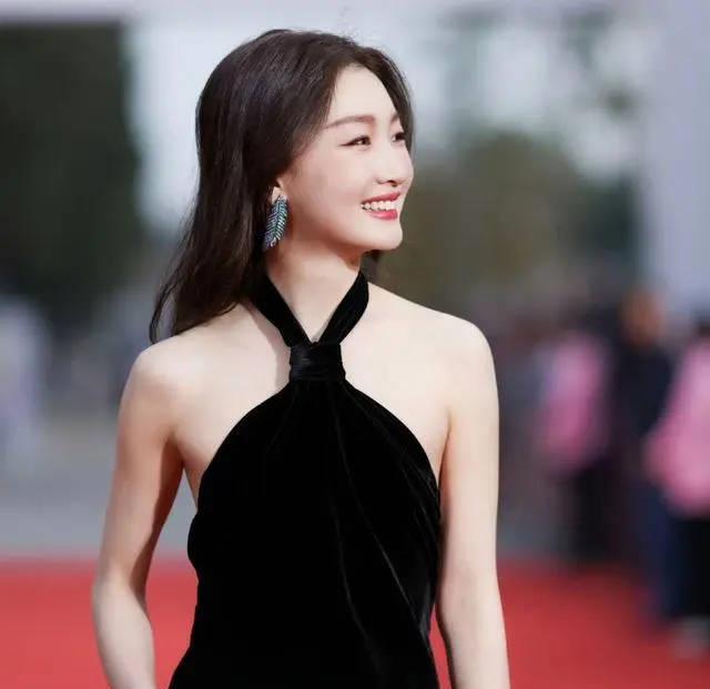 倪妮 馬蘇倪妮和馬蘇都是中國著名的女演員。