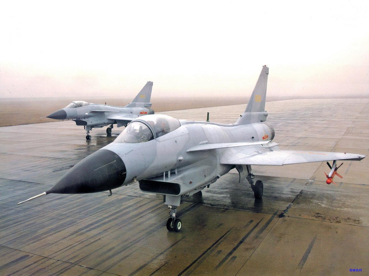 巴空軍宣傳片殲-10CE占大量鏡頭巴基斯坦空軍宣傳片展示了殲-10CE戰(zhàn)斗機(jī)的多個(gè)鏡頭，表明該型戰(zhàn)斗機(jī)在巴基斯坦空軍中具有重要地位和作用。