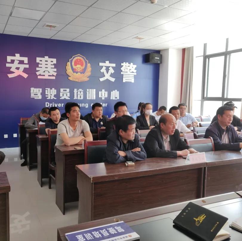抵制惡性補貼!官方已約談外賣平臺是的，官方已經(jīng)約談外賣平臺以抵制惡性補貼。惡性補貼行為不僅違反了市場競爭的公平性，也損害了消費者的合法權(quán)益。政府一直在加強對互聯(lián)網(wǎng)平臺的監(jiān)管力度，保障公平競爭和消費者權(quán)益。