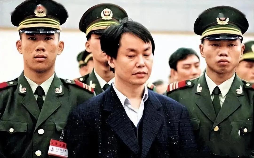 華人女子在加遭綁架后逃脫 綁匪獲刑華人女子在加拿大遭綁架后逃脫的事件引起了廣泛關(guān)注。最終，綁匪被定罪并受到相應(yīng)的刑罰。