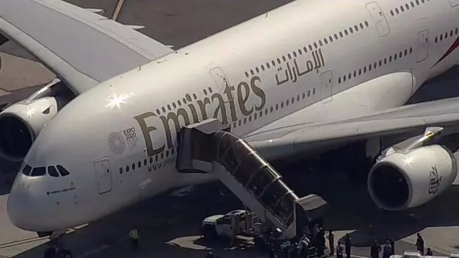 南航客機劇烈顛簸 乘客:飛機差點翻了南航客機遭遇劇烈顛簸，乘客驚恐萬分，飛機差點翻了！