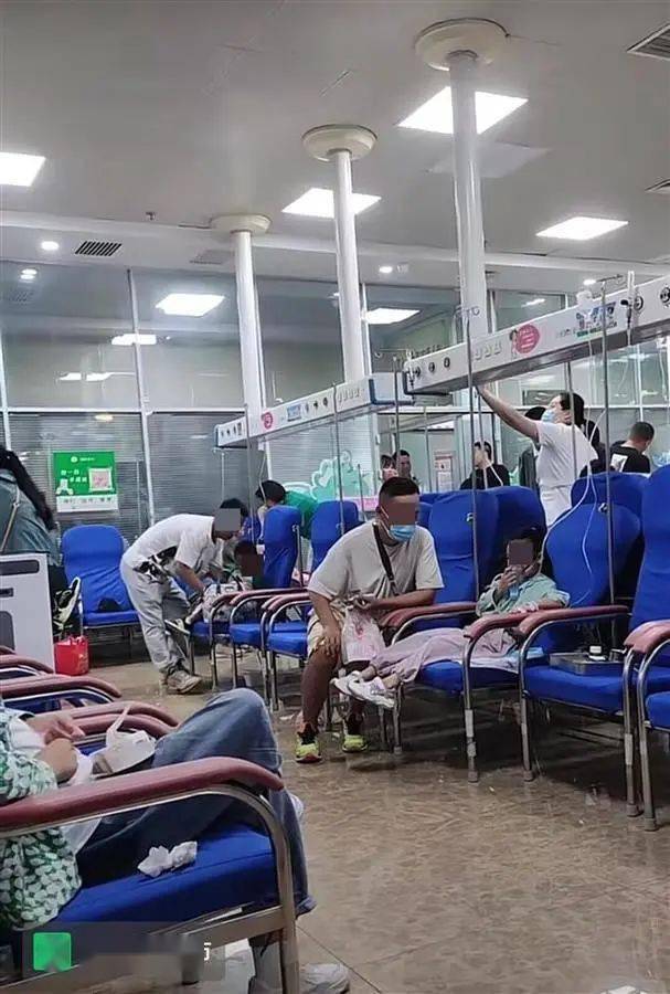 雷雨后400人進(jìn)急診室雷雨后400人進(jìn)急診室——緊急醫(yī)療救援的挑戰(zhàn)與應(yīng)對