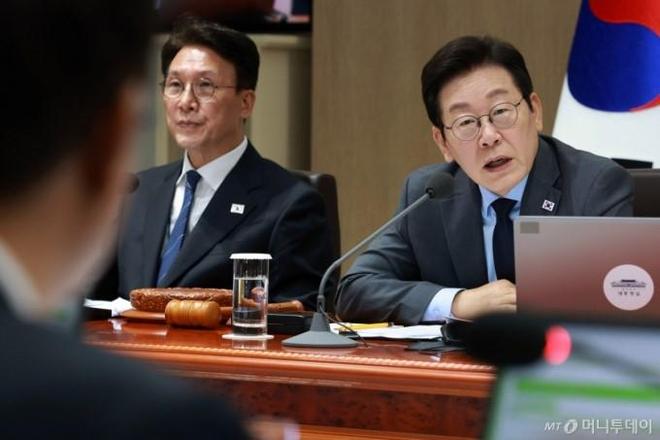 李在明批反華集會：純屬“鬧事”李在明批反華集會，純屬鬧事——理性看待海外華僑華人集會風(fēng)波