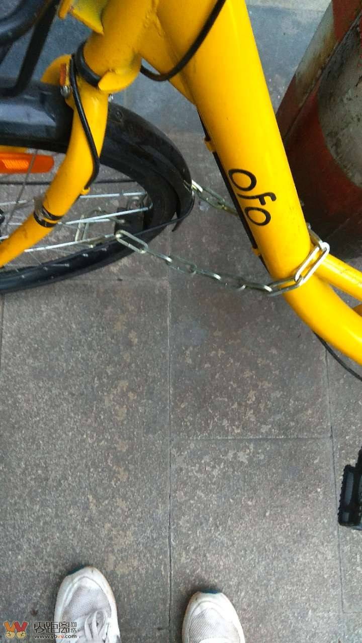 共享單車被鎖上如果發(fā)現(xiàn)共享單車被鎖上，可以嘗試以下做法