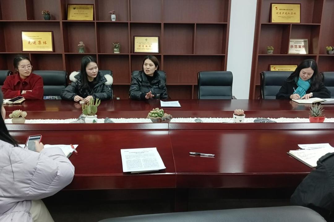 師者如光,微以致遠,追光而遇,沐光而行師者如光，微以致遠，追光而遇，沐光而行——致敬教育之光