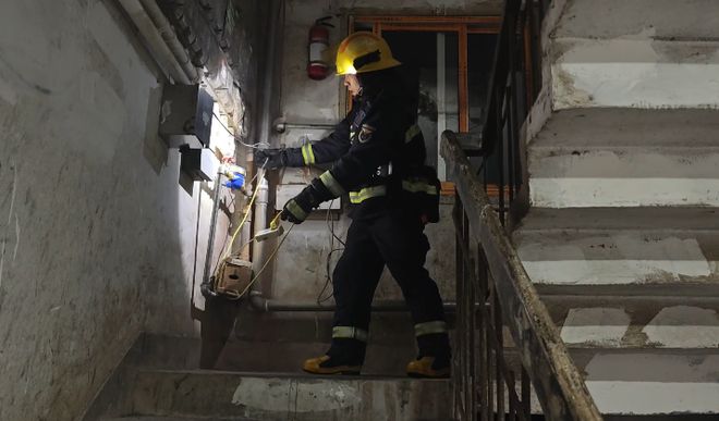港大女生疑遭電詐跳樓身亡關于香港大學女生疑遭電詐跳樓身亡的事件，這是一起非常令人痛心的悲劇。