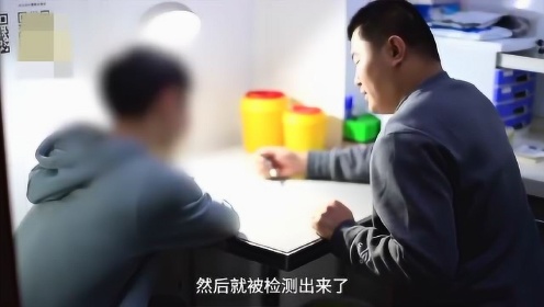 醫(yī)生回應(yīng)男生感染艾滋以為軍訓(xùn)太累對于男生感染艾滋誤以為是因?yàn)檐娪?xùn)太累的情況，醫(yī)生應(yīng)該給予及時的回應(yīng)和正確的指導(dǎo)。