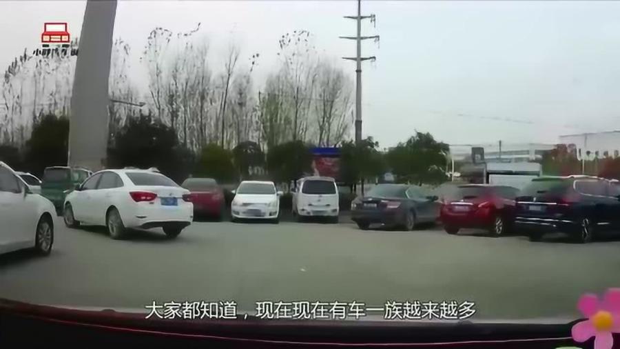 湖南駕車(chē)沖撞人群湖南發(fā)生駕車(chē)沖撞人群事件，自媒體揭示真相與反思