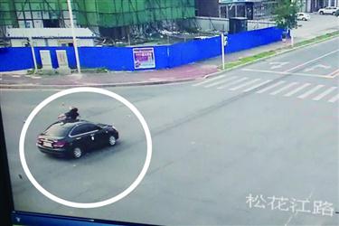 湖南男子駕車撞死女子視頻關(guān)于湖南男子駕車撞死女子的事件，我感到非常震驚和悲痛。這種事件不僅給受害者的家人帶來了極大的痛苦，也引起了社會(huì)的廣泛關(guān)注。