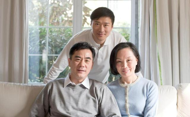 男子房產(chǎn)判給堂嫂怎么辦如果男子的房產(chǎn)被判給了他的堂嫂，這可能涉及到法律程序和判決。在這種情況下，以下是一些建議