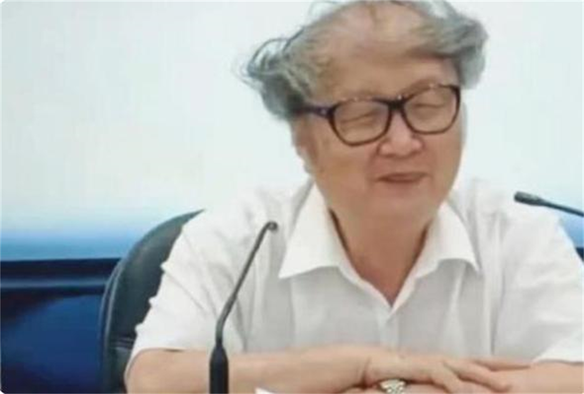 開學(xué)“發(fā)型令”引爭議 專家發(fā)聲開學(xué)發(fā)型令引爭議，專家發(fā)聲，發(fā)型背后的深層意義與探討