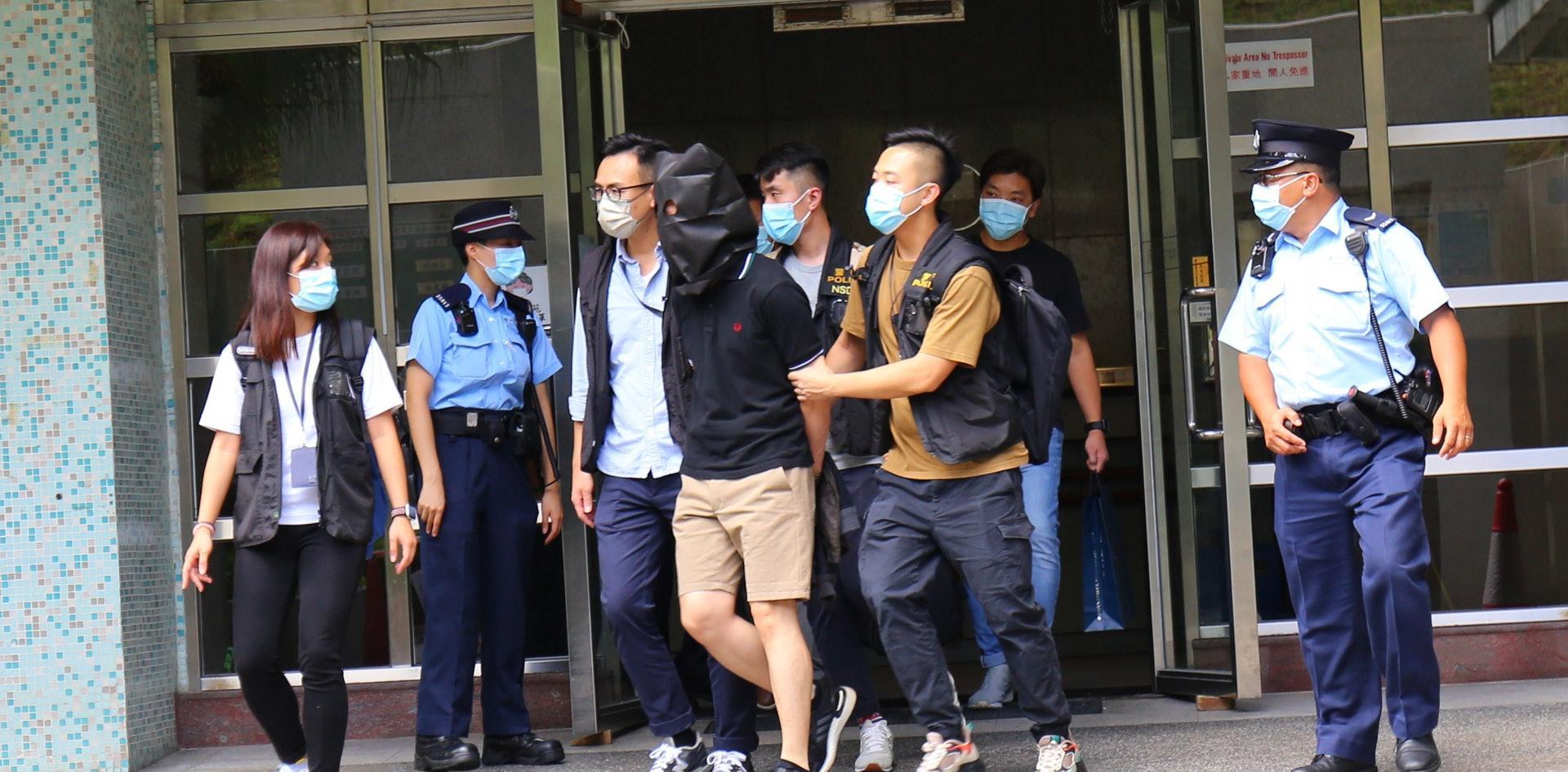 涉嫌“館長(zhǎng)”槍擊案 邵柏杰被判無罪邵柏杰被判無罪的具體原因和細(xì)節(jié)尚未公開披露。因此，我無法對(duì)邵柏杰被判無罪的原因進(jìn)行準(zhǔn)確的分析和判斷。