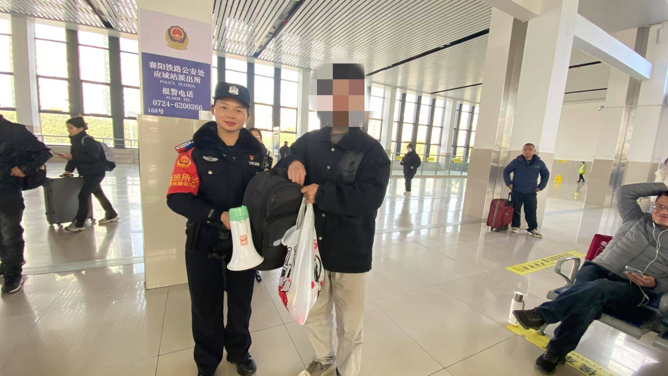 在高鐵站撿到東西未上交是否構(gòu)成偷竊高鐵站撿到物品未上交，是否構(gòu)成偷竊行為？解析背后的法律責任與道德考量