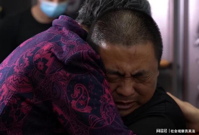 倆兒子非親生案當事人：想要個后人倆兒子非親生案當事人，想要個后人——家庭紛爭背后的深層心理分析
