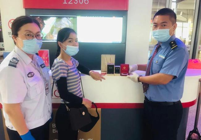 高鐵站拾金不昧高鐵站拾金不昧的行為是一種非常值得贊揚(yáng)的品德。